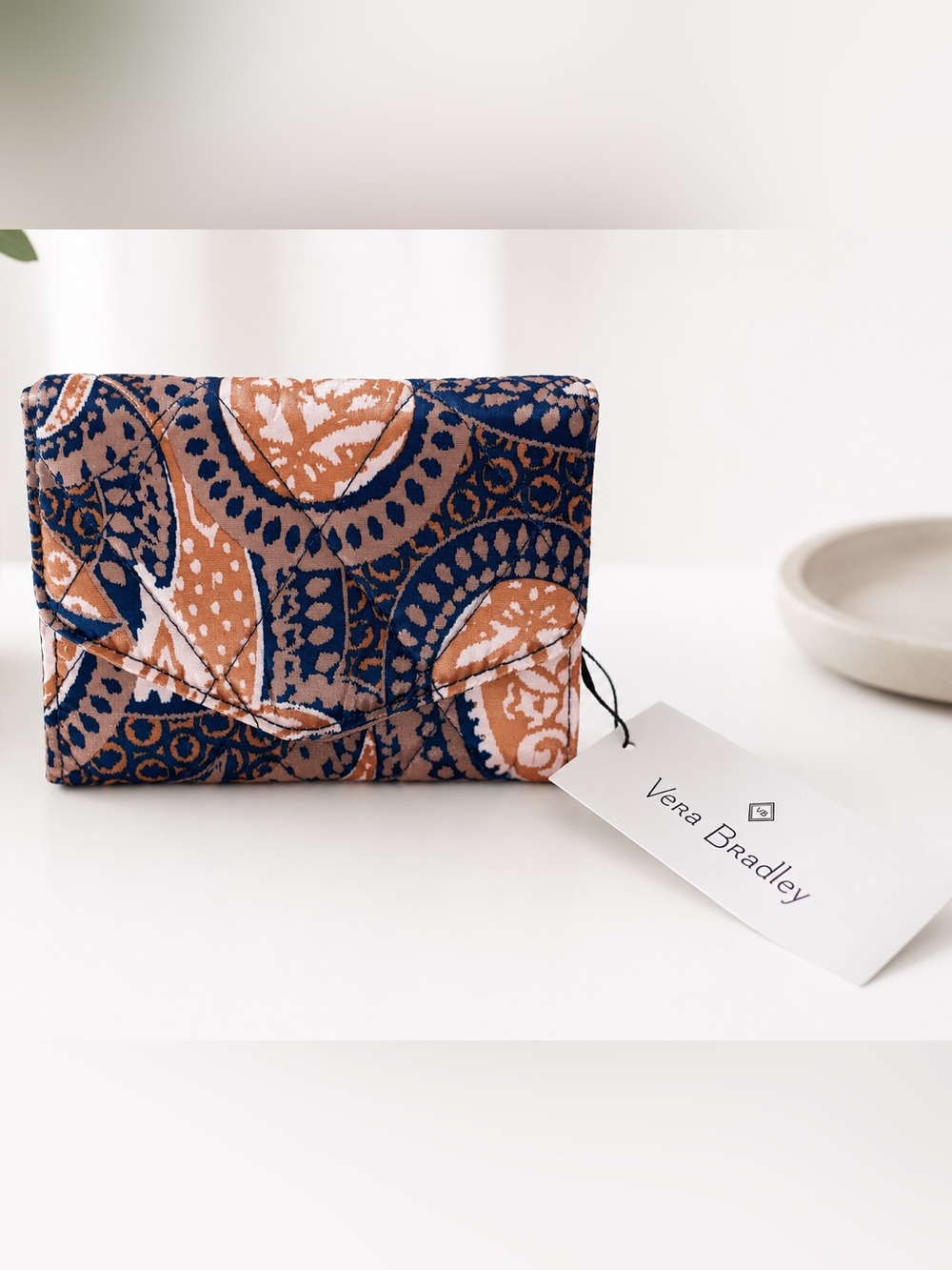 Vera Bradley NWT Medallion Paisley RFID Quilted Wallet Satin Protection Trifold